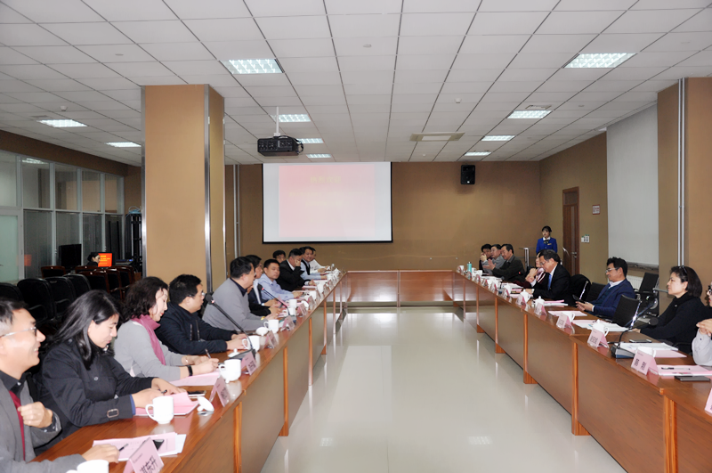 清華大學(xué)山東校友會(huì)、濟(jì)南同學(xué)會(huì)、青島同學(xué)會(huì) 同學(xué)蒞臨濟(jì)南連心物業(yè)指導(dǎo)工作