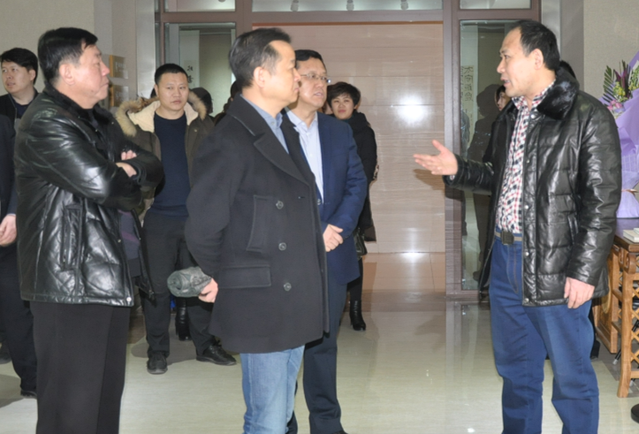 山東連城置業(yè)有限公司董事長陸建林一行參觀公司服務(wù)的山東省文化館項(xiàng)目